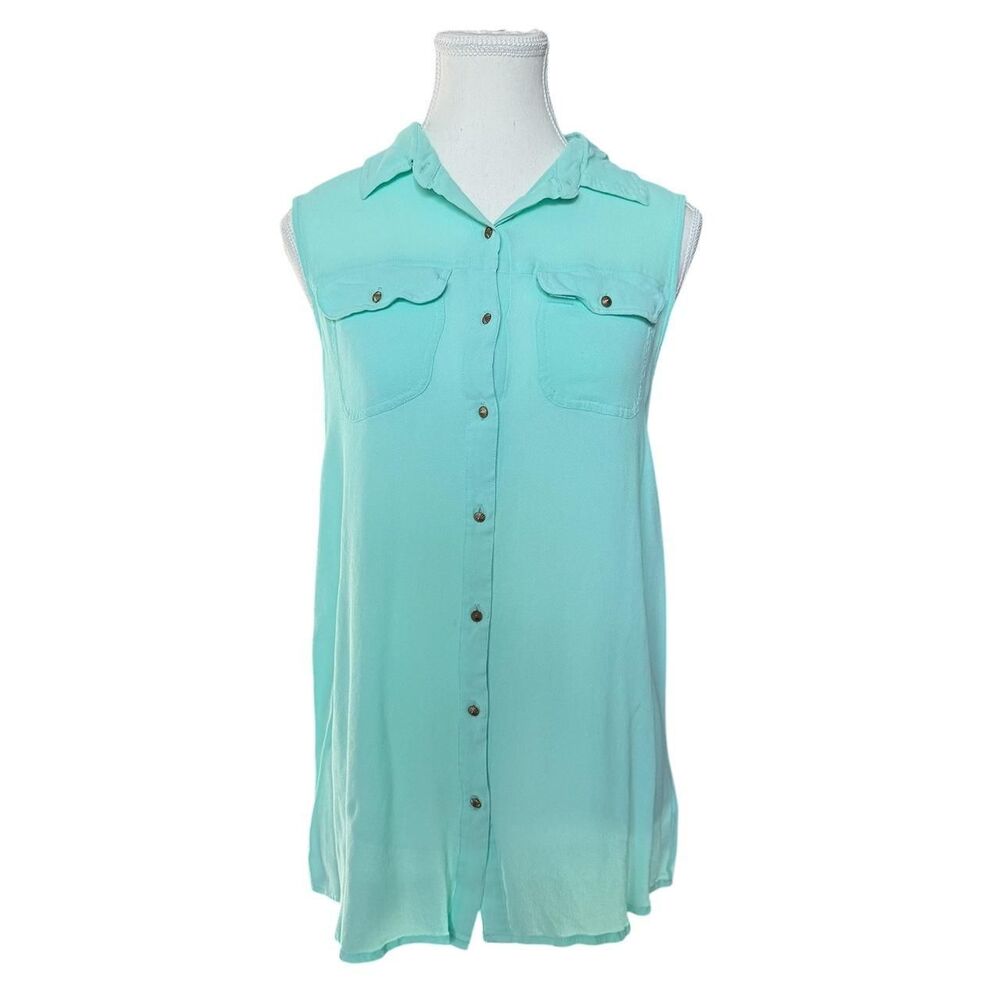 Forever 21 Sleeveless Button Down Shirt